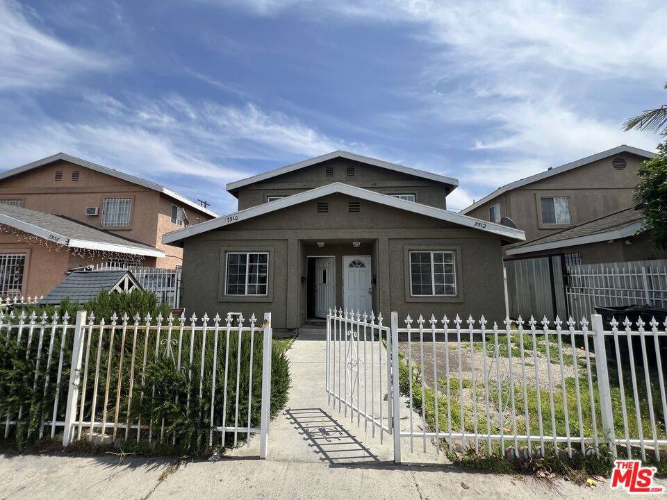 Los Angeles, CA 90003,7510 Avalon BLVD