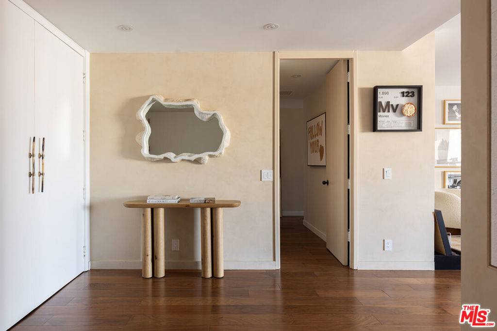 Beverly Hills, CA 90212,211 S Spalding DR #305N