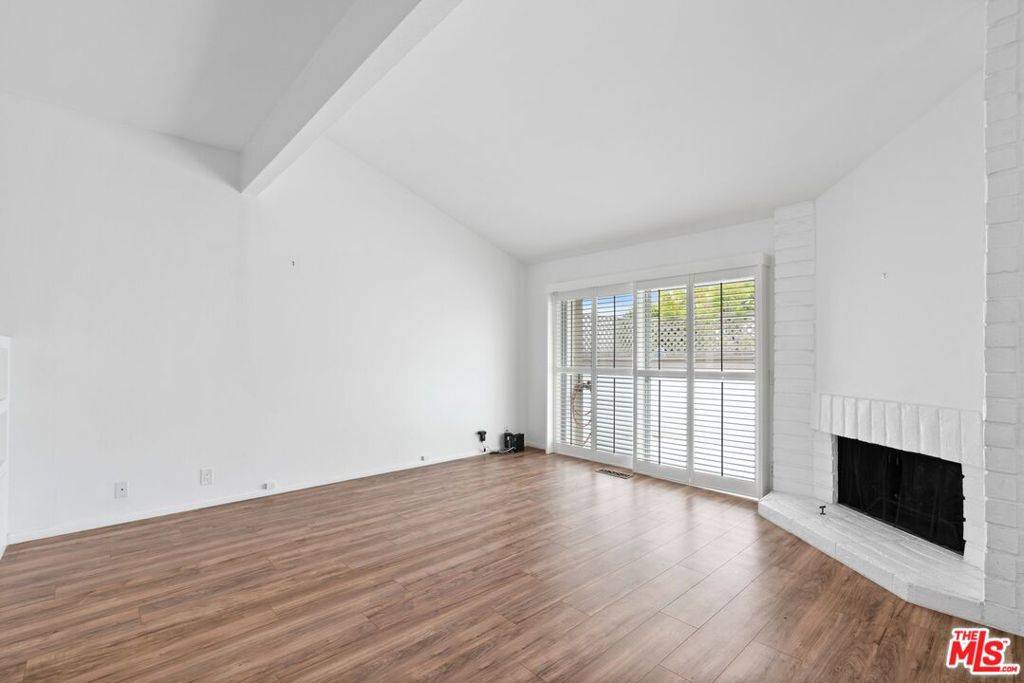 Pacific Palisades, CA 90272,17114 Palisades CIR