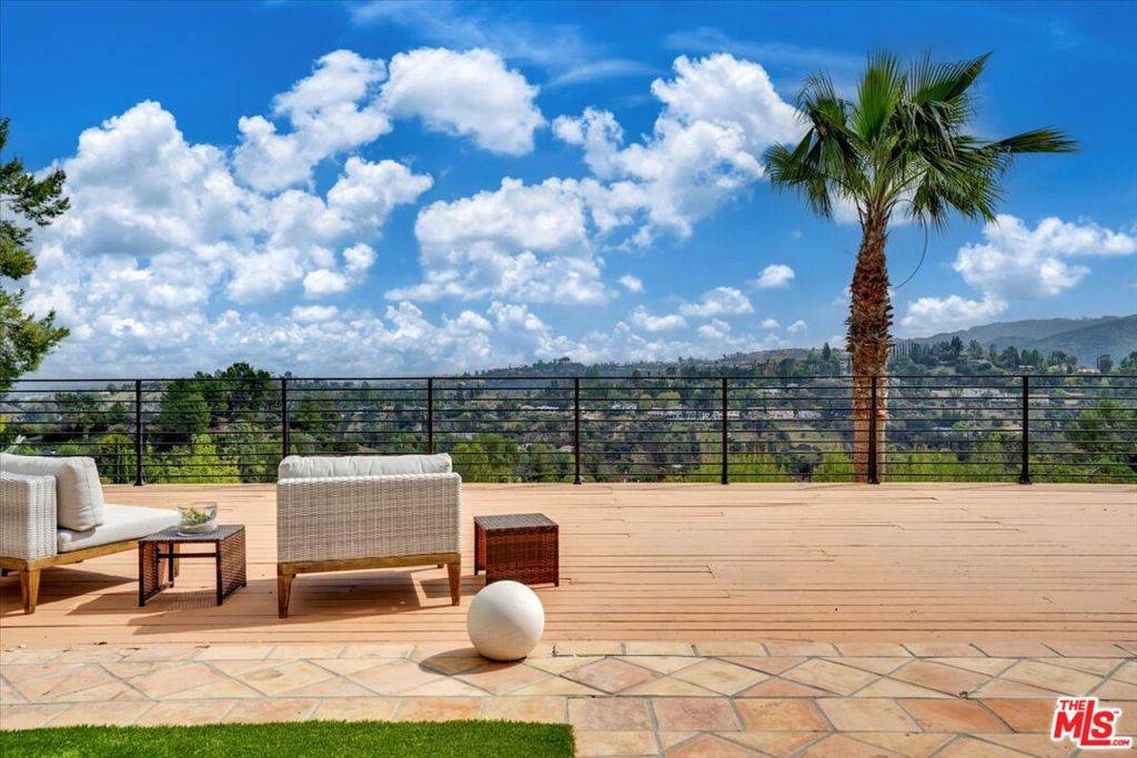 Tarzana, CA 91356,4534 Totana DR