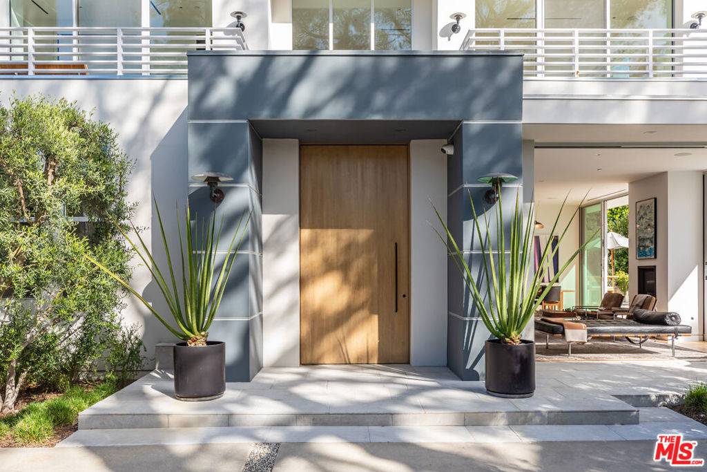 Beverly Hills, CA 90210,9011 Alto Cedro DR