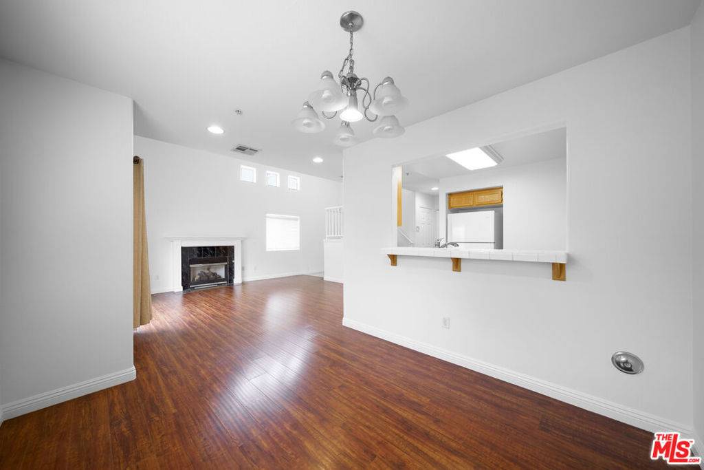 La Habra, CA 90631,922 N Walnut ST #8