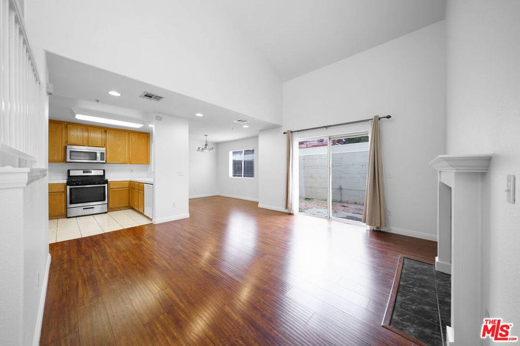 La Habra, CA 90631,922 N Walnut ST #8