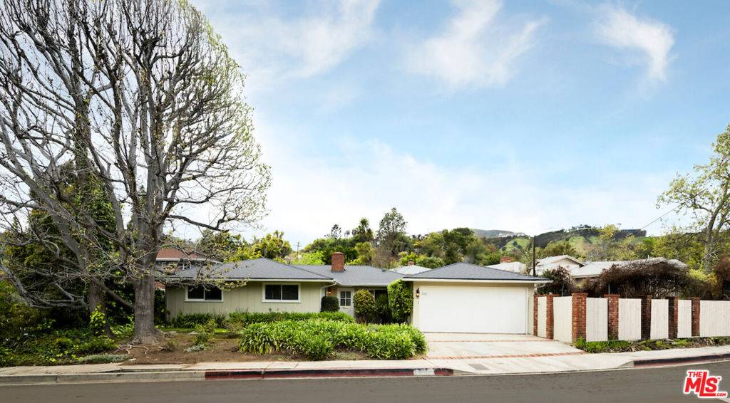 Pacific Palisades, CA 90272,931 Las Pulgas RD