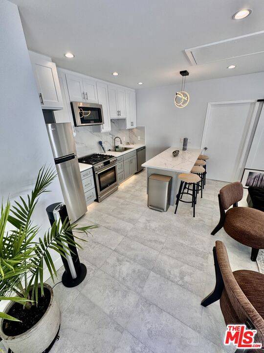 West Hills, CA 91307,6821 Shoup Ave