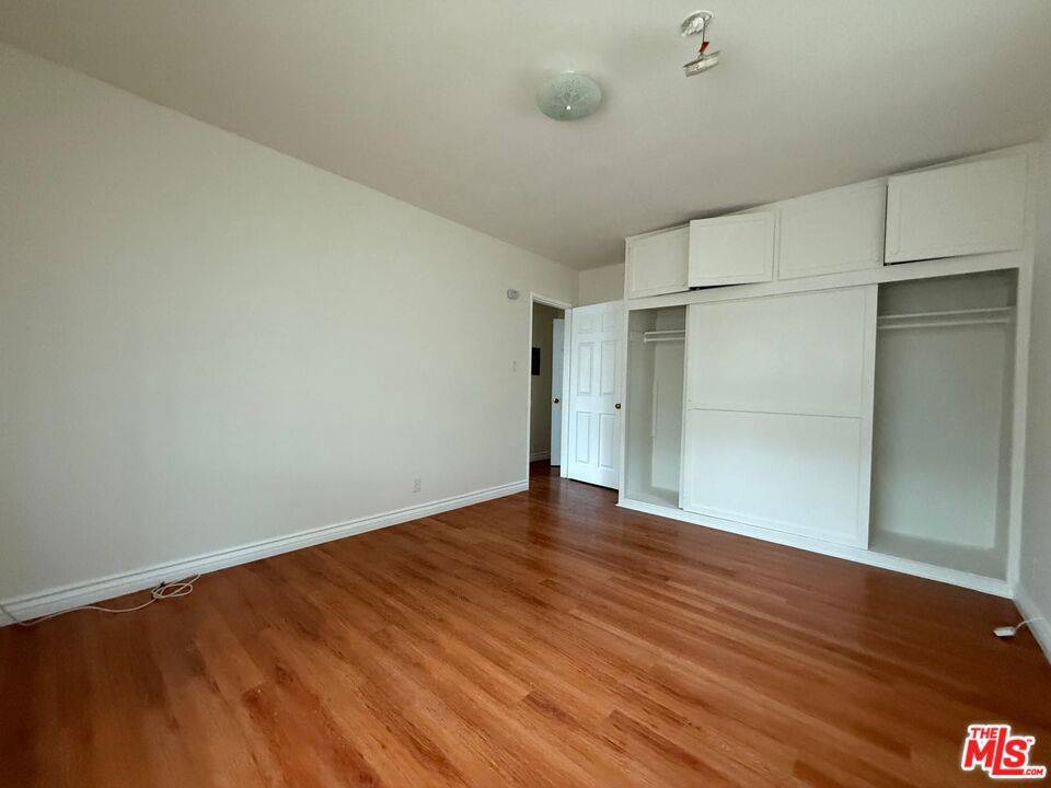 7932 Brimfield AVE Panorama City, CA 91402