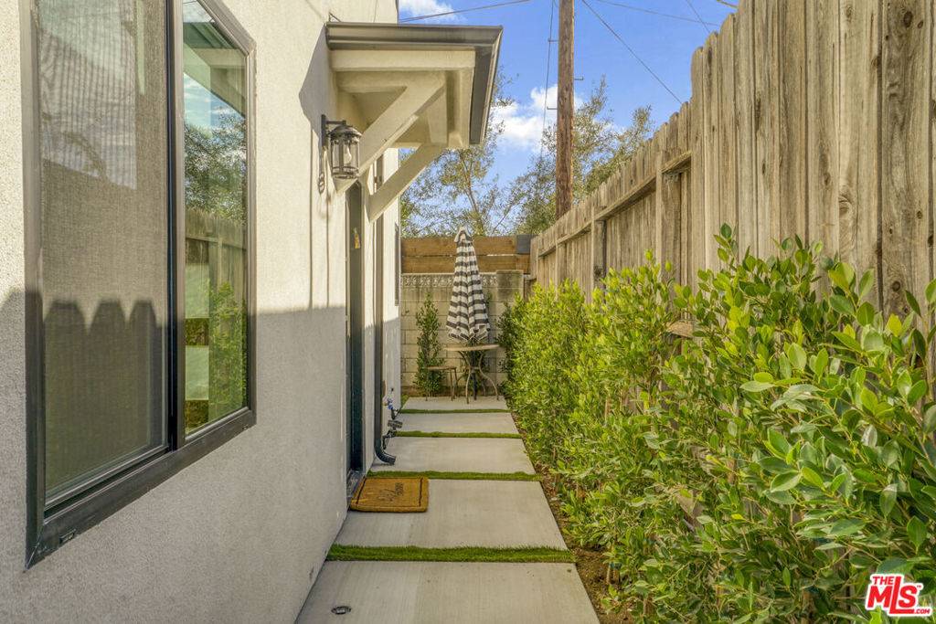 Van Nuys, CA 91401,13424 Debby ST #1