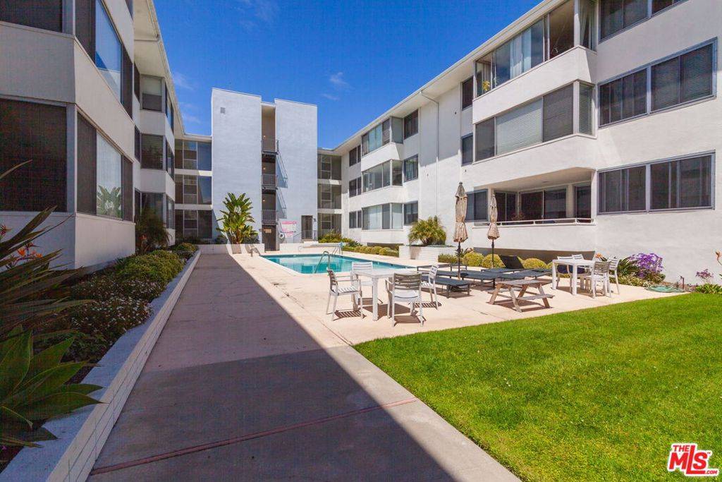 Playa Del Rey, CA 90293,8701 Delgany AVE #210