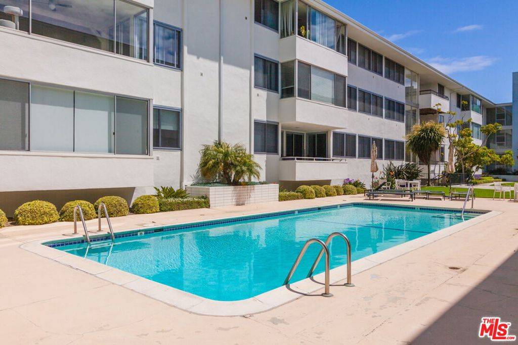 Playa Del Rey, CA 90293,8701 Delgany AVE #210