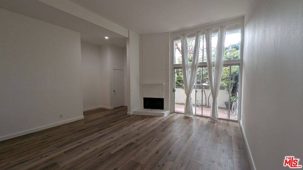 Pacific Palisades, CA 90272,1660 Palisades DR