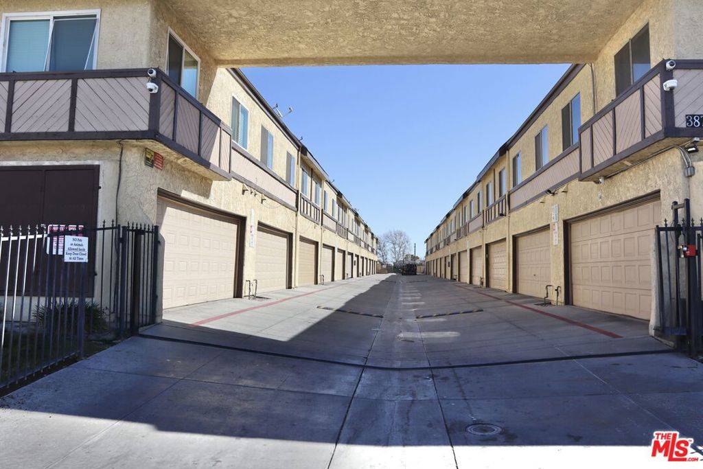 Palmdale, CA 93550,38710 10th ST #12