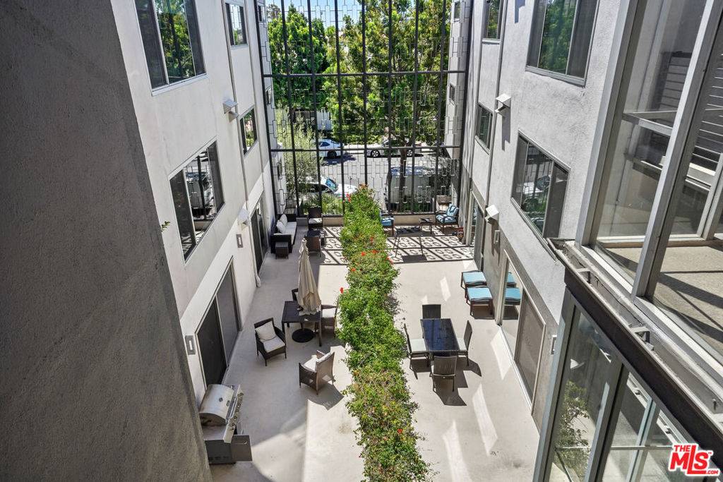 Beverly Hills, CA 90212,9955 Durant DR #206