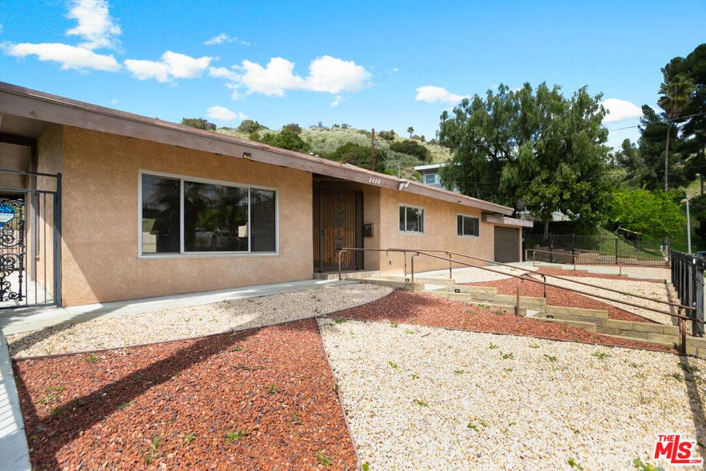 Burbank, CA 91504,3029 Trudi LN