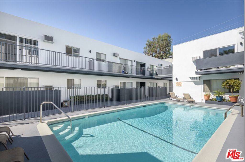 West Hollywood, CA 90046,1261 N Laurel AVE #8