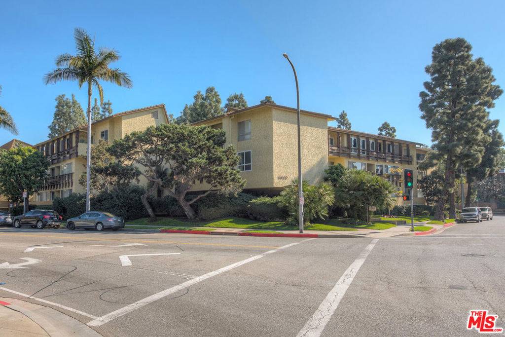 Culver City, CA 90230,5625 GREEN VALLEY CIR #105