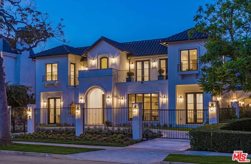 Beverly Hills, CA 90210,722 N Camden DR