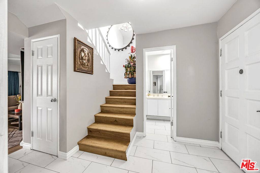 Panorama City, CA 91402,8800 Kester AVE #108