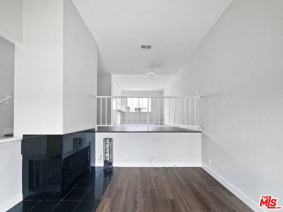 Canyon Country, CA 91387,27616 Nugget DR #5