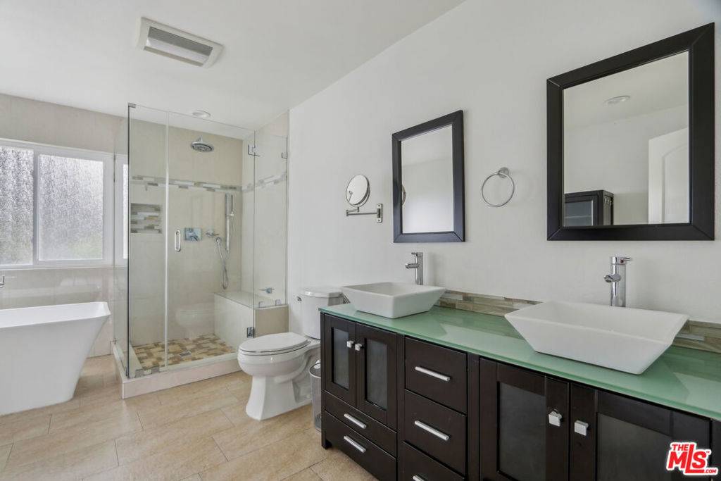 Chatsworth, CA 91311,9230 Lakeview TER