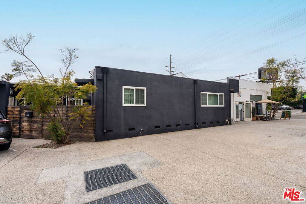 Los Angeles, CA 90041,4666 York BLVD