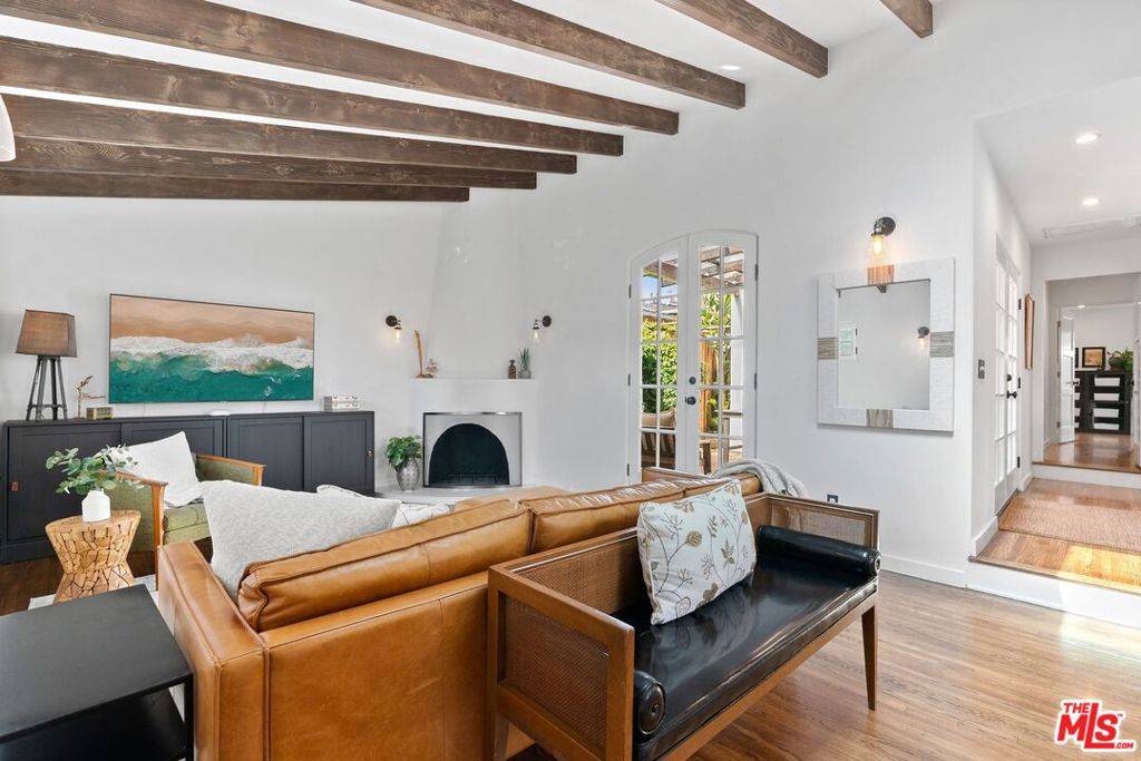 Santa Monica, CA 90405,2207 23rd ST
