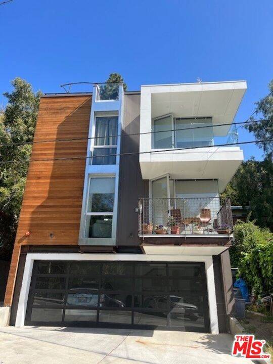 Los Angeles, CA 90068,6127 Glen Tower ST