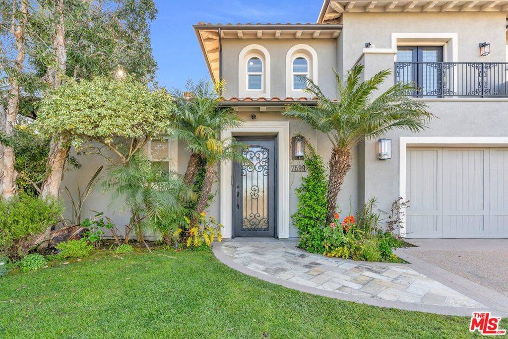Los Angeles, CA 90045,7599 W Coastal View DR
