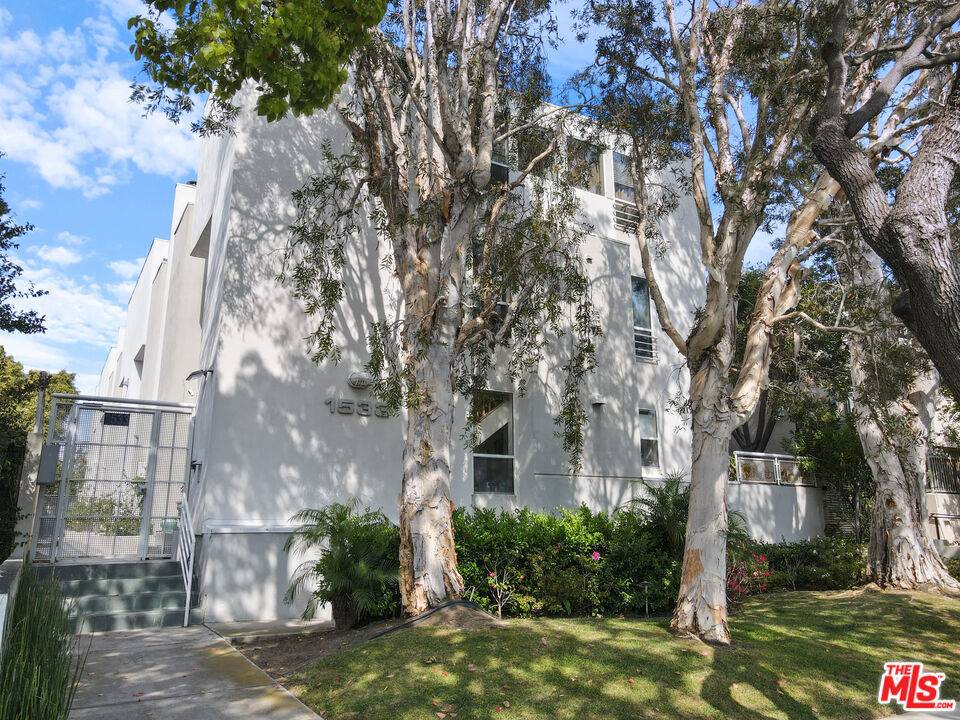 Santa Monica, CA 90404,1533 18th ST #5
