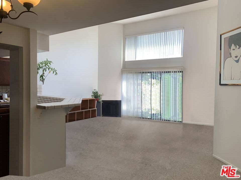 Los Angeles, CA 90025,11767 Iowa AVE #9
