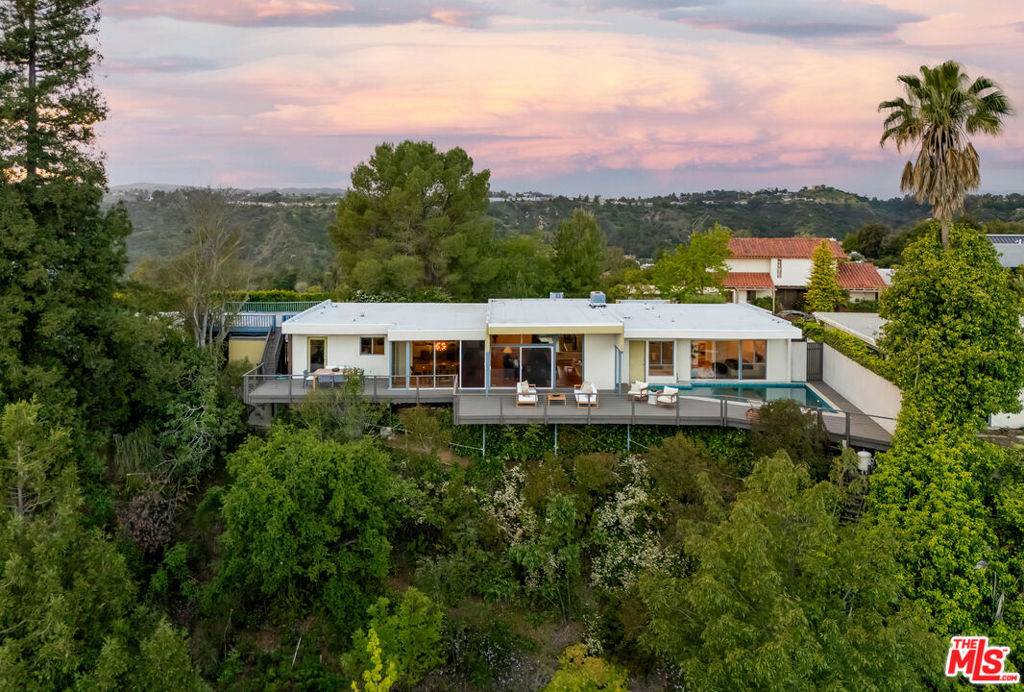 Beverly Hills, CA 90210,9662 Highridge DR