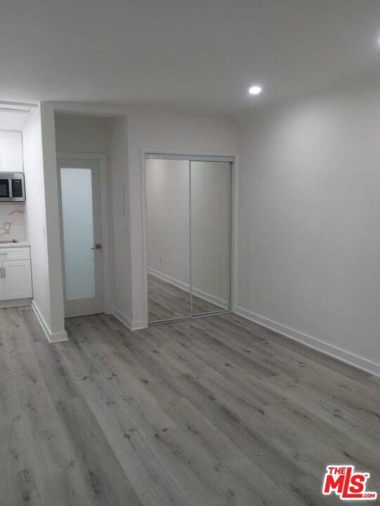 Los Angeles, CA 90038,1233 Gordon ST #4