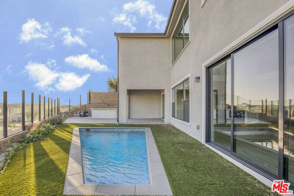 Northridge, CA 91326,20204 W Albion WAY