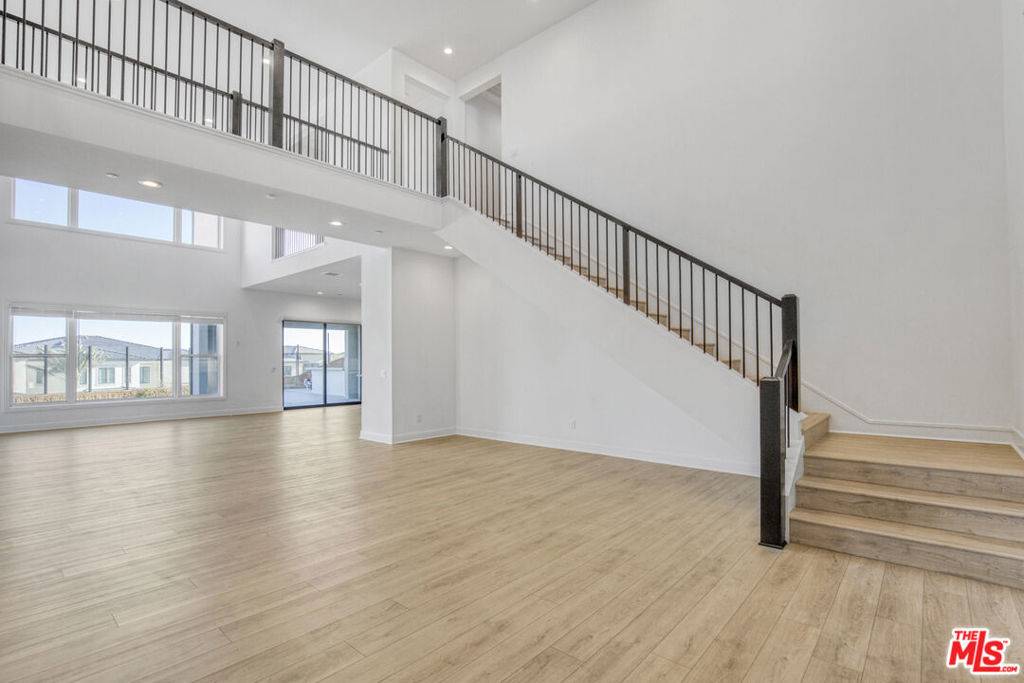 Northridge, CA 91326,20204 W Albion WAY