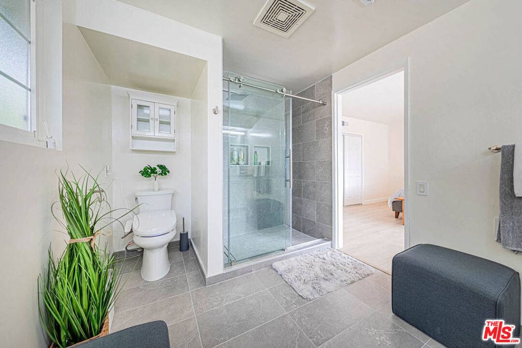 La Crescenta, CA 91214,2620 Sea Pine LN