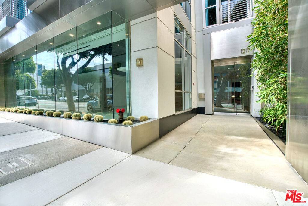 Santa Monica, CA 90401,1217 2nd ST
