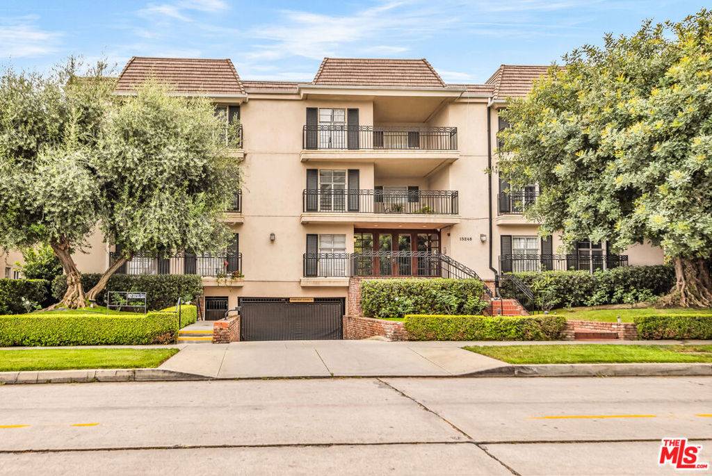 Sherman Oaks, CA 91403,15248 Dickens ST #103