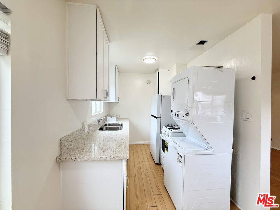 West Hollywood, CA 90069,630 N Westbourne DR ##A