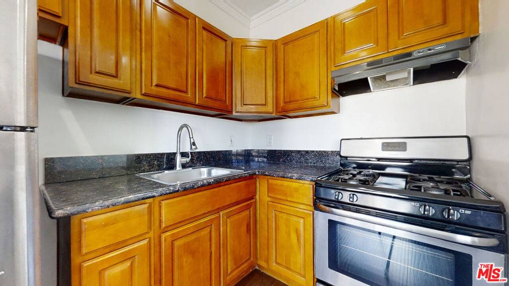 Los Angeles, CA 90005,738 New Hampshire AVE #405