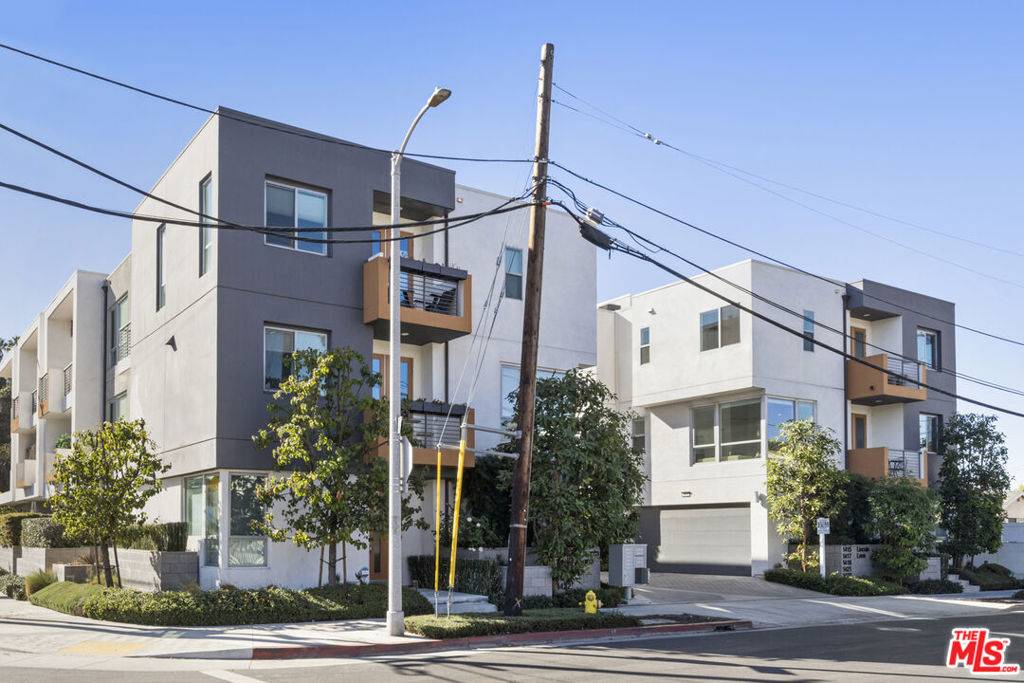 Los Angeles, CA 90041,1417 N Lincoln LN