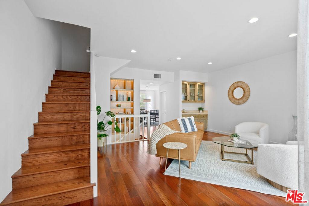 Santa Monica, CA 90404,1242 Berkeley ST #13