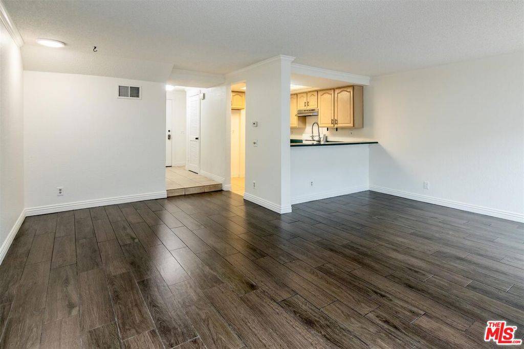 North Hills, CA 91343,15735 Nordhoff ST #25