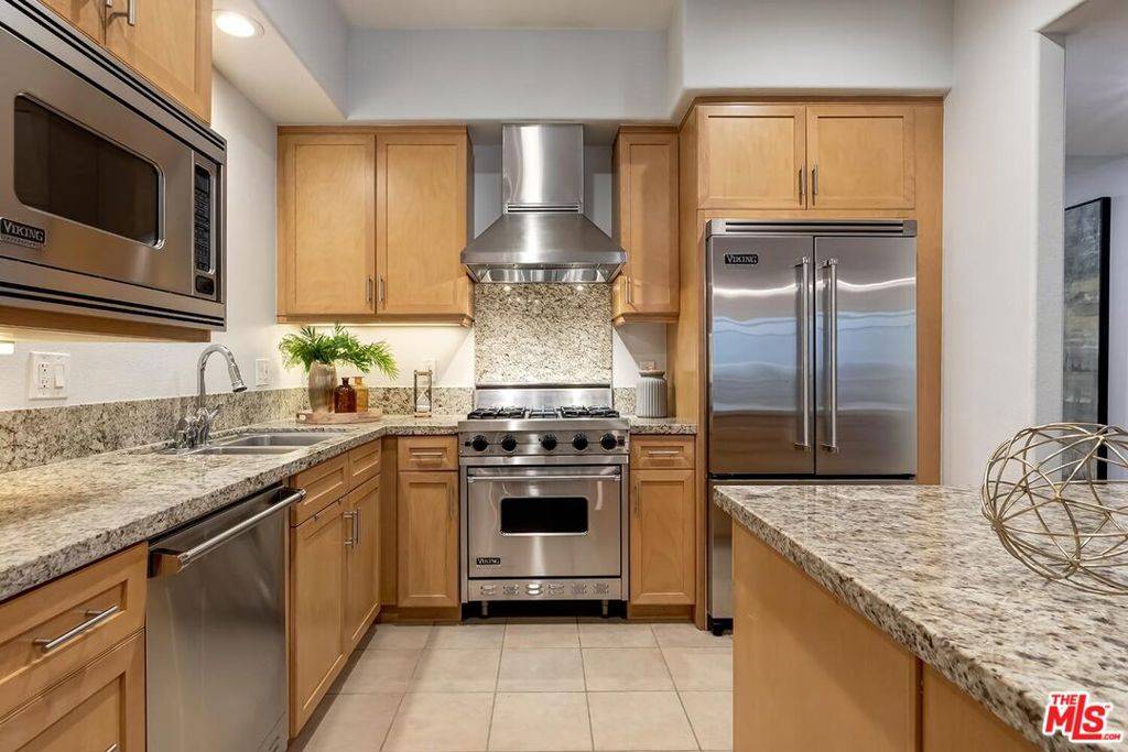 Marina Del Rey, CA 90292,4050 Glencoe AVE #211