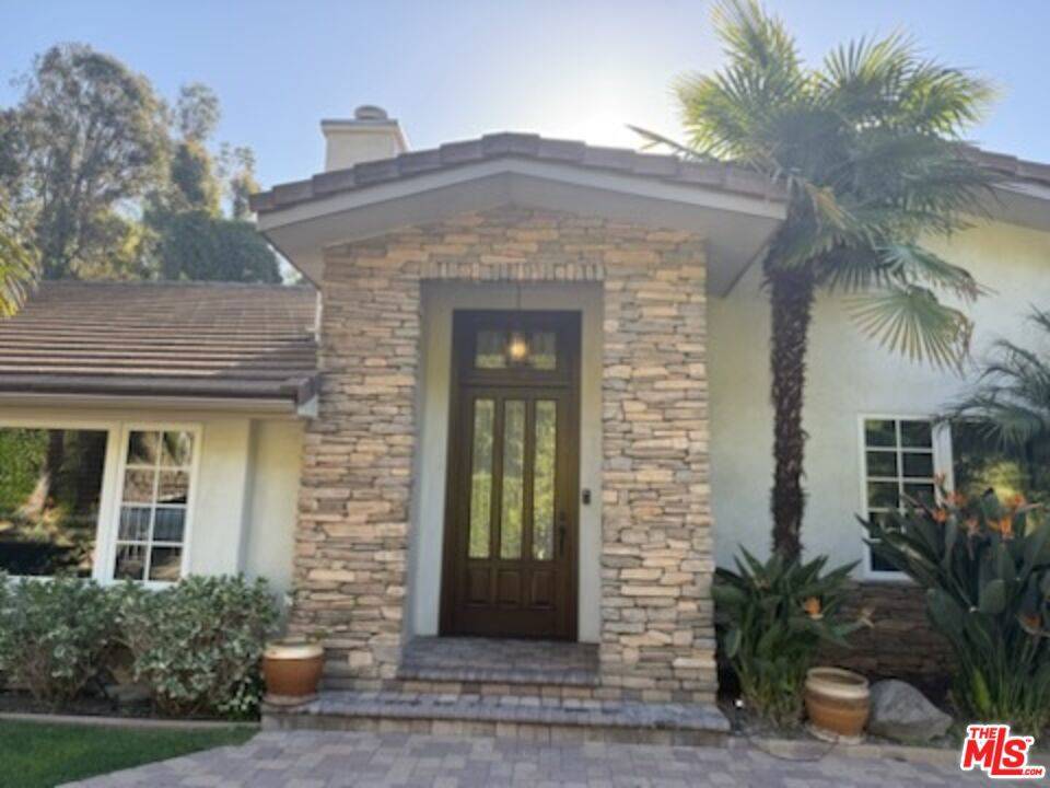 Beverly Hills, CA 90210,1148 San Ysidro DR