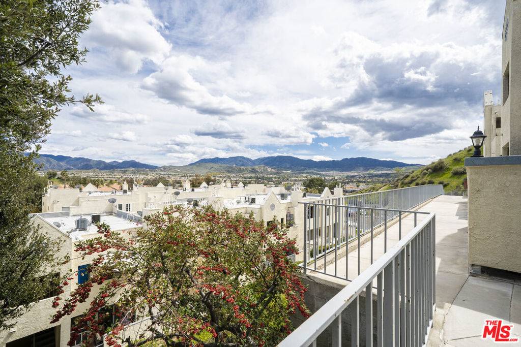 Canyon Country, CA 91351,18209 Sierra HWY #93