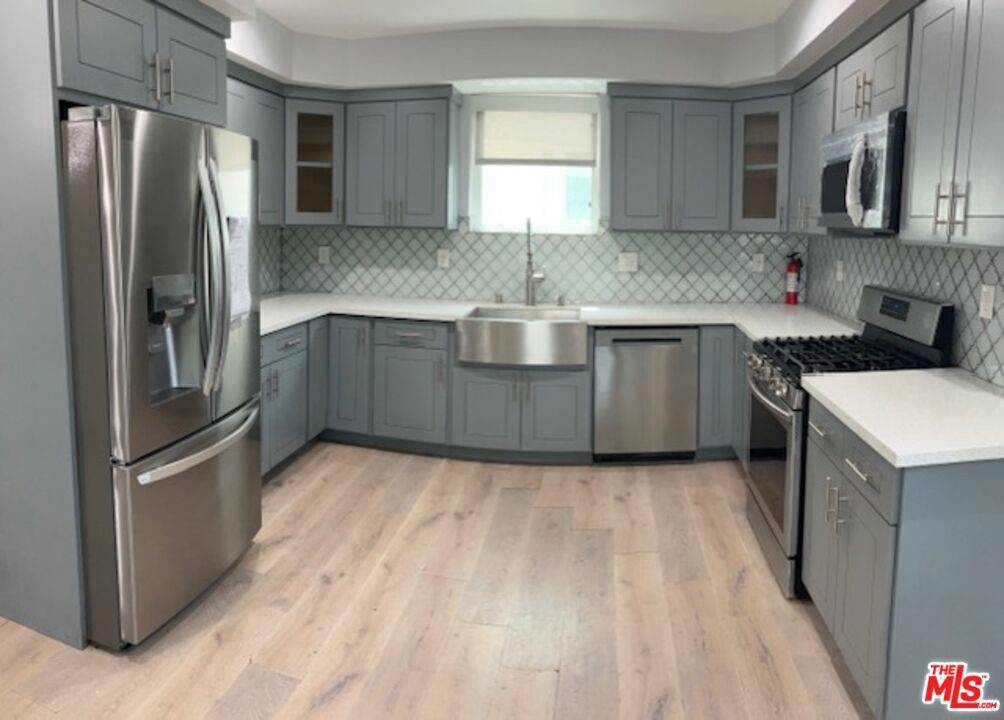 North Hollywood, CA 91601,11318 Miranda ST #1/4