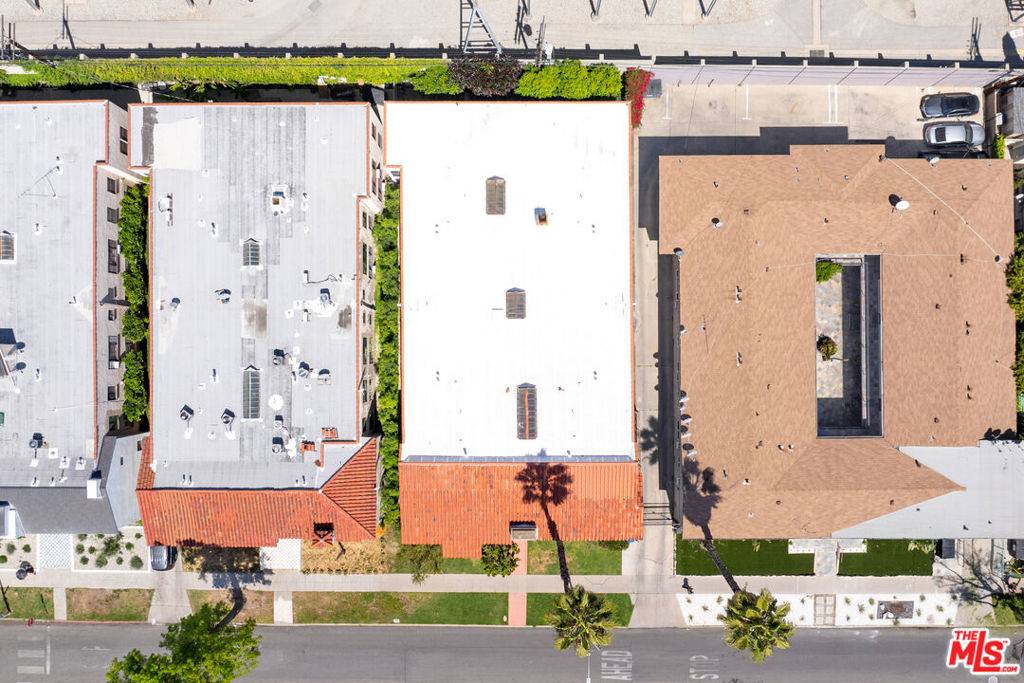 Los Angeles, CA 90046,7215 Willoughby AVE