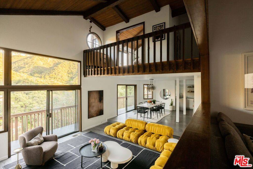 Glendale, CA 91206,2690 Kennington DR