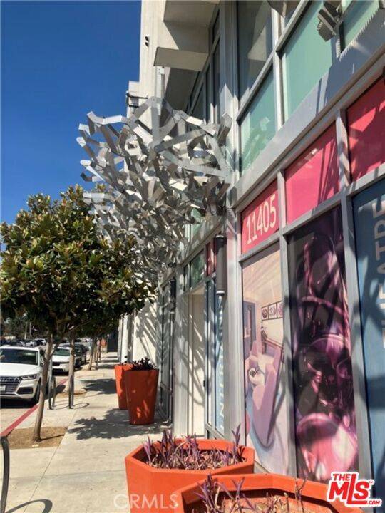 North Hollywood, CA 91601,11405 Chandler BLVD #405
