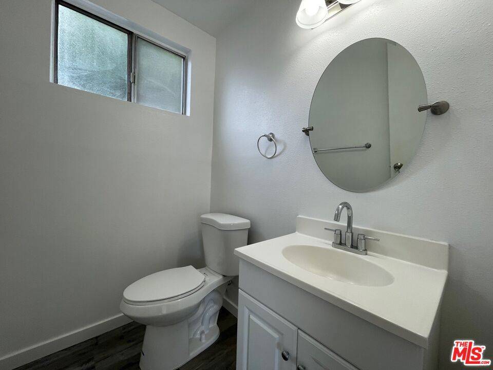 Los Angeles, CA 90044,840 W Colden AVE #5
