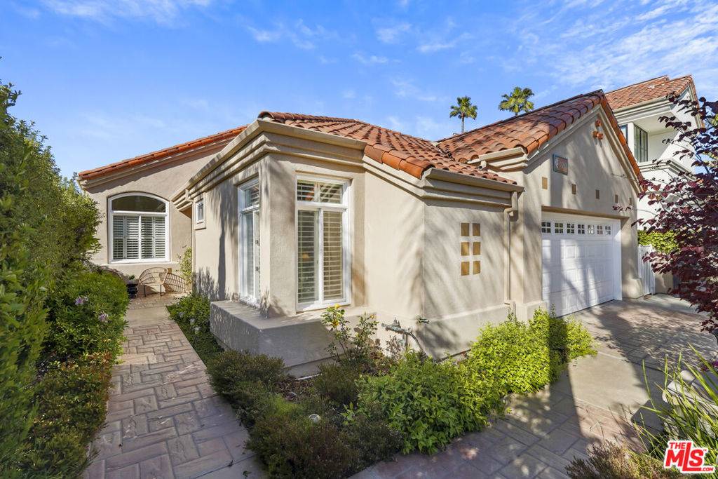 Calabasas, CA 91302,3658 Reina CT